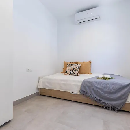 Lola By Interhome